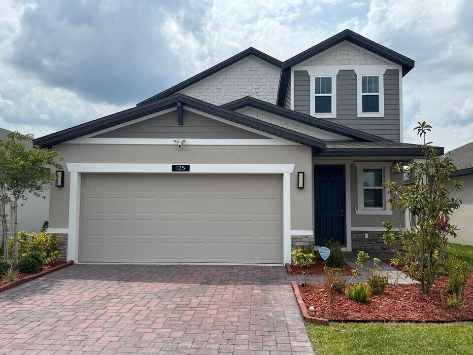 125 Links Ter Blvd in Daytona Beach, FL - Building Photo