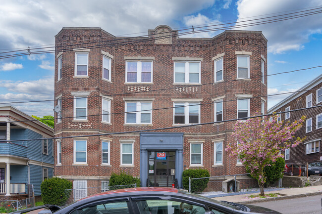 70 Bellingham St in Chelsea, MA - Foto de edificio - Building Photo