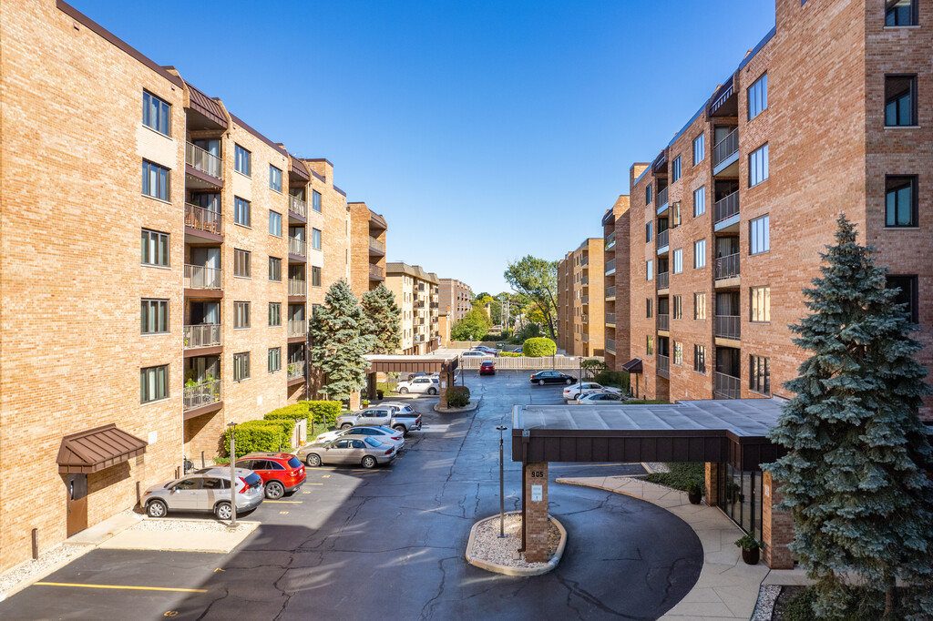 Plaza Des Plaines South Apartments Des Plaines, IL Apartments For Rent