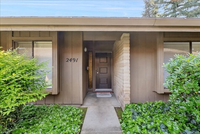 2491-2491 American River Dr in Sacramento, CA - Building Photo - Building Photo