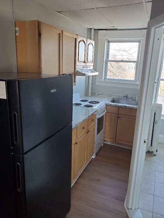 488 Pine St in Manchester, NH - Building Photo