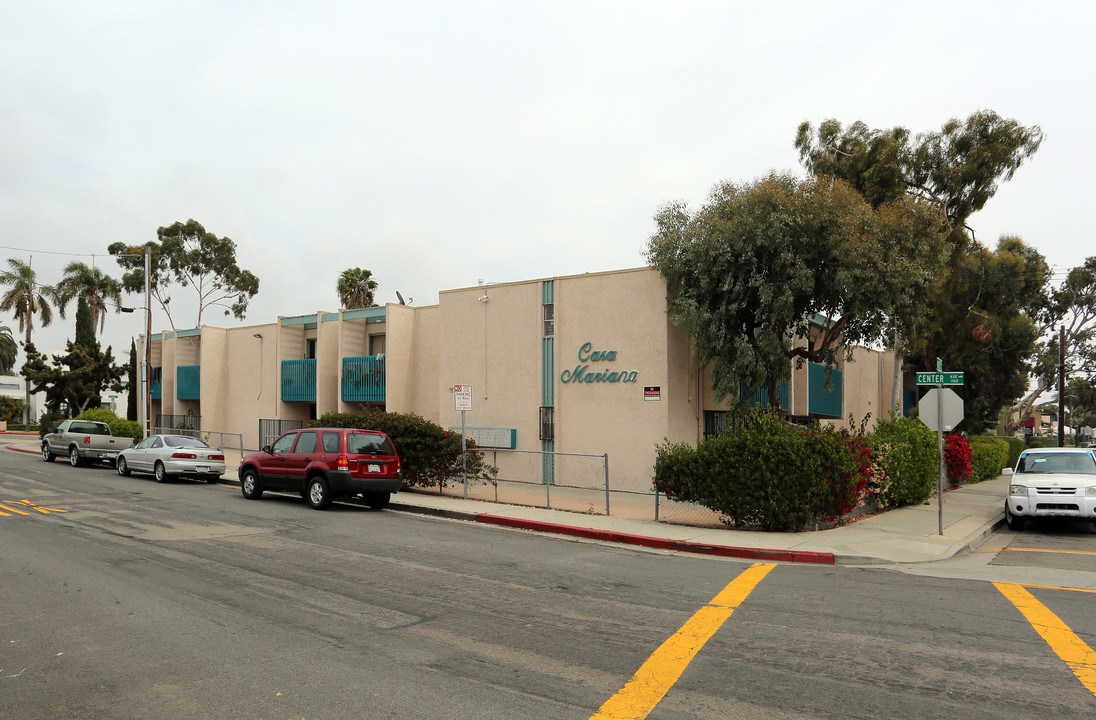 230 Center Ave in Oceanside, CA - Building Photo