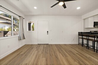 715 Sunset Ave in Los Angeles, CA - Building Photo - Building Photo