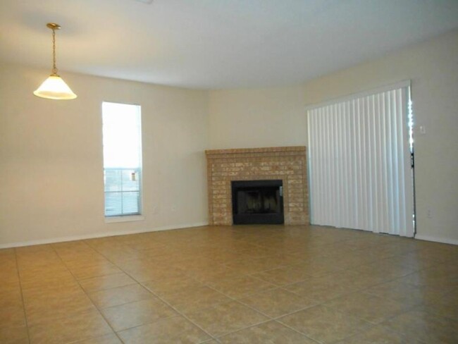 2305 Capitan Dr in Corpus Christi, TX - Building Photo - Building Photo