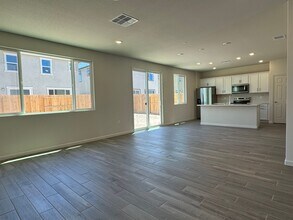 6009 Woodlands Lp in Roseville, CA - Building Photo - Building Photo