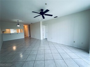 14831 Park Lake Dr in Ft. Myers, FL - Building Photo - Building Photo