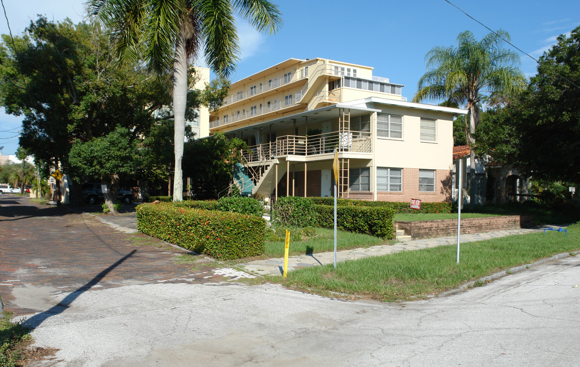 745 2nd Ave N in St. Petersburg, FL - Foto de edificio