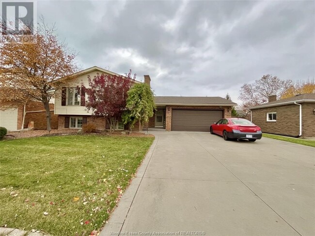 property at 456 Amberly Crescent