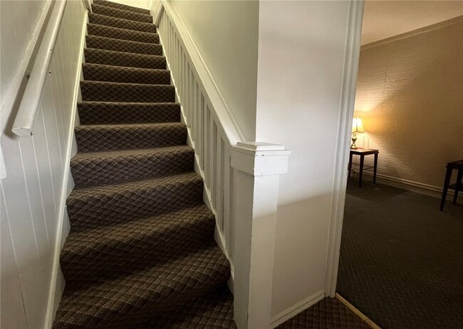 912 Magee St in Elmira, NY - Building Photo - Building Photo