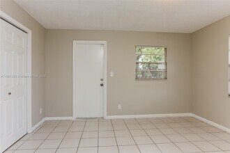 611 Alpine Ave in Lake Worth Beach, FL - Building Photo - Building Photo