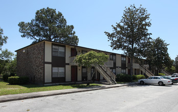 Baytree Apartments in Jacksonville, FL - Building Photo - Building Photo