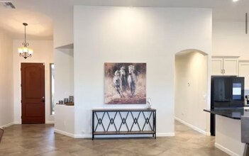 14235 E Morning Vista Ln in Scottsdale, AZ - Foto de edificio - Building Photo