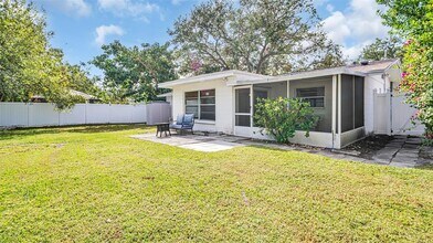 5831 Hillside St in Seminole, FL - Building Photo - Building Photo