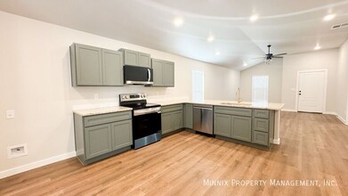 2156 Kokomo Ave, Unit CF102 in Lubbock, TX - Foto de edificio - Building Photo