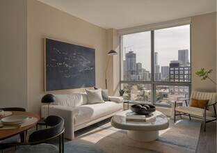 285 NW 32nd St, Unit A12 in Miami, FL - Building Photo - Building Photo