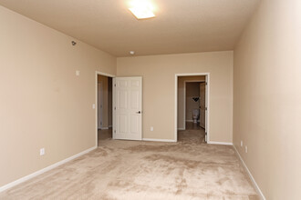 Crossings at Water's Edge in Moorhead, MN - Building Photo - Interior Photo