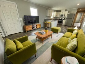 15852 Croatia Dr in Clinton Township, MI - Building Photo