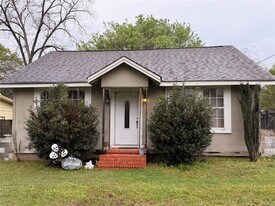409 Marshall St in Wetumpka, AL - Building Photo