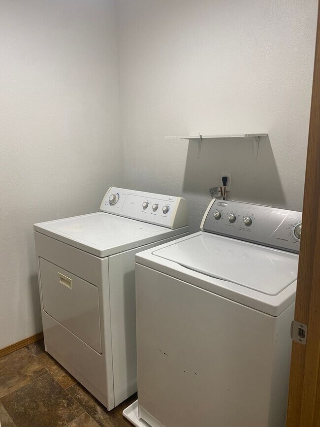 1308 W Lakeside Dr, Unit 1310 W Lakeside Dr in Moses Lake, WA - Building Photo - Building Photo