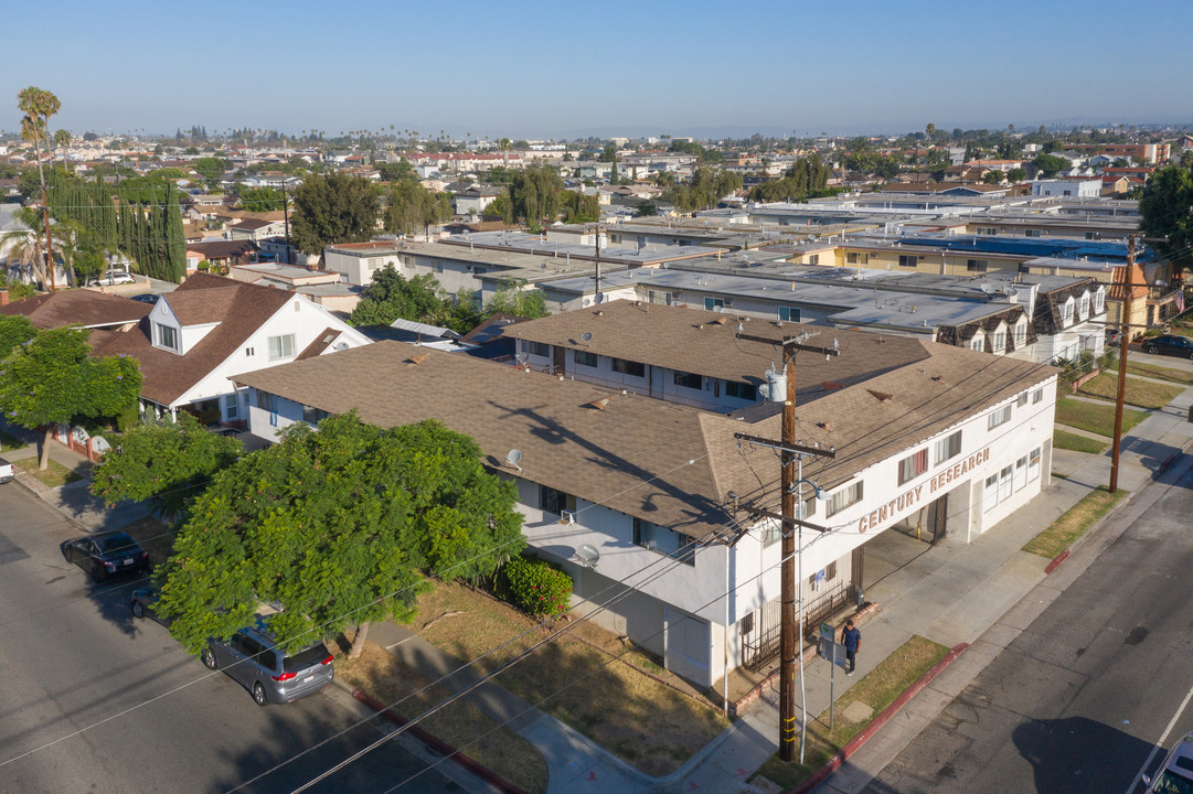 16935 S Vermont Ave in Gardena, CA - Building Photo