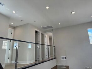 705 Olivier Dr in Placentia, CA - Foto de edificio - Building Photo