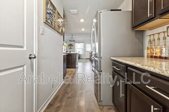 955 Brown Thrasher in San Antonio, TX - Building Photo - Building Photo