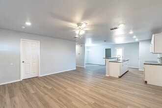 8609 10th Pl in Lubbock, TX - Building Photo - Building Photo