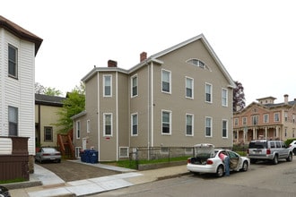 550 County St in New Bedford, MA - Foto de edificio - Building Photo