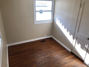 2 Bedroom House W/ Garage! in Crawfordsville, IN - Building Photo - Building Photo