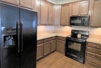 Sleepy Ridge Apartments and Townhomes in Williston, ND - Foto de edificio - Building Photo