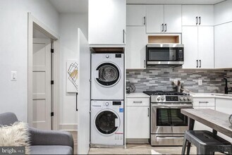 256 15th St SE in Washington, DC - Building Photo - Building Photo