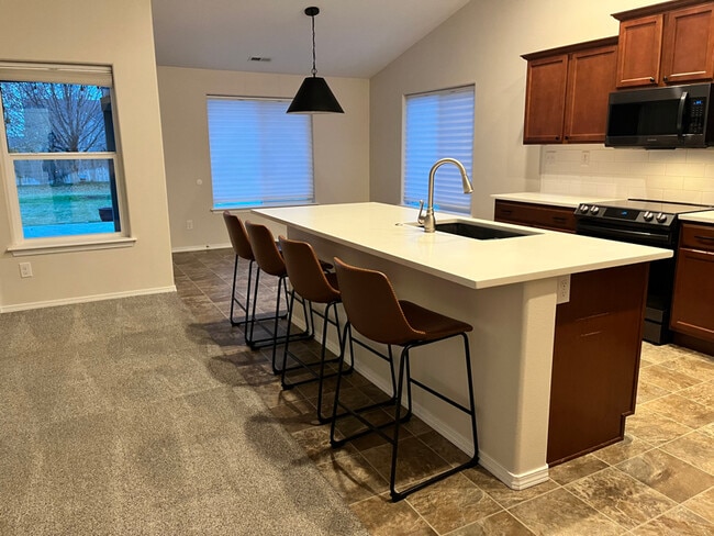 3185 W Peninsula Dr in Moses Lake, WA - Building Photo - Building Photo