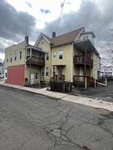 58 Dwight St in New Britain, CT - Building Photo - Building Photo