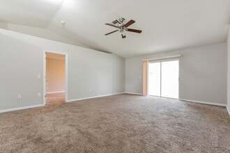 108 Spanish Bay Dr in Sanford, FL - Building Photo - Building Photo