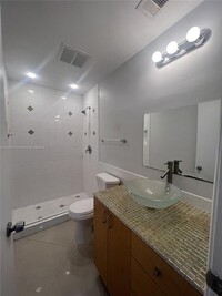 7368 SW 82nd St in Miami, FL - Building Photo - Building Photo