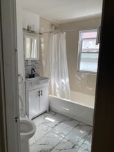 12 Quincy St, Unit 1 in Medford, MA - Building Photo - Building Photo
