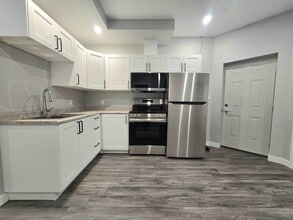 Unit 8 -337 Grenville Ave in Thunder Bay, ON - Building Photo - Building Photo