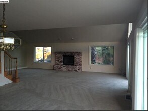 5650 Edgeview Dr in Discovery Bay, CA - Building Photo - Building Photo