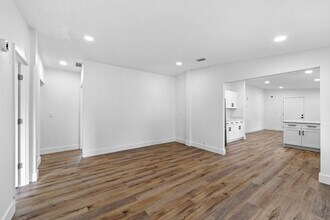 6402 N Highland Ave in Tampa, FL - Building Photo - Building Photo
