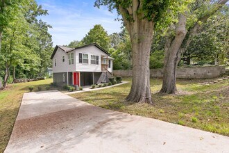 2343 Carver Dr NW in Atlanta, GA - Building Photo - Building Photo