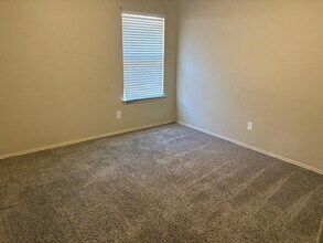 21126 Kirkland Woods Dr in Houston, TX - Foto de edificio - Building Photo