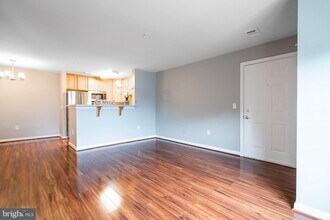 673 Constellation Square SE-Unit -E in Leesburg, VA - Foto de edificio - Building Photo