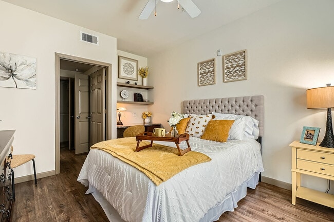 Eaglebrook Apartments in Mont Belvieu, TX - Building Photo - Building Photo