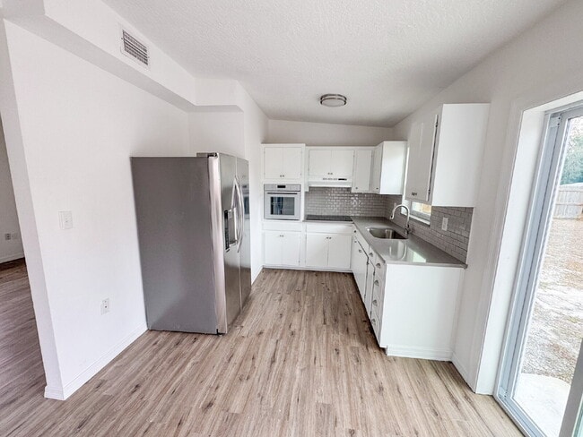 3307 36th Ave W in Bradenton, FL - Building Photo - Building Photo