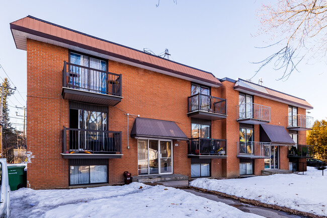 7885-7895 René-Descartes Av in Montréal, QC - Building Photo - Primary Photo