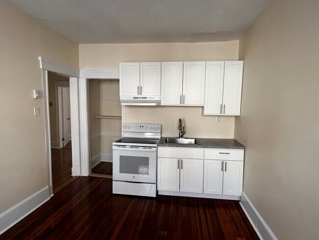884 Huntington Ave, Unit 7