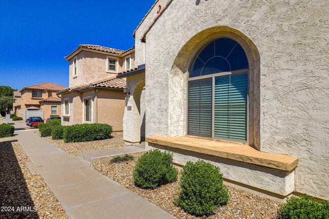 2429 N 83rd Dr in Phoenix, AZ - Building Photo - Building Photo