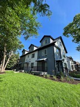 603 12th Ave SE in Minneapolis, MN - Building Photo - Building Photo