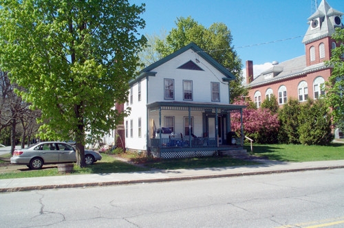 36 Commonwealth St in Hyde Park, VT - Building Photo