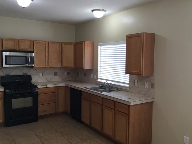 709 Loma Pinon Loop NE in Rio Rancho, NM - Foto de edificio - Building Photo